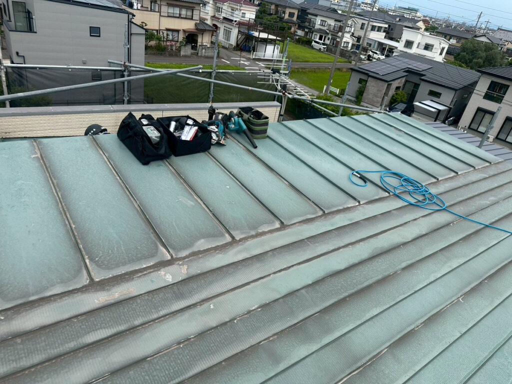 【屋根被せ工事】
